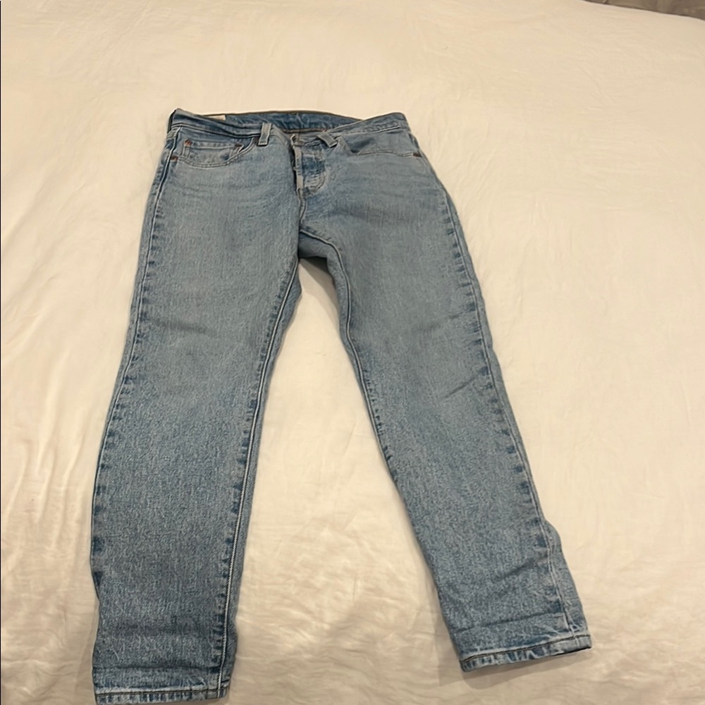 Woman’s Light Blue Jeans
